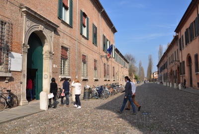 b-Ferrara-Giurisprudenza-palazzi-Mosti-giordani.jpg